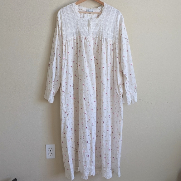 THE 1 FOR U‎ Nightgown XL Vintage Eyelet Lace Cottage Granny Victorian Floral - Picture 1 of 9